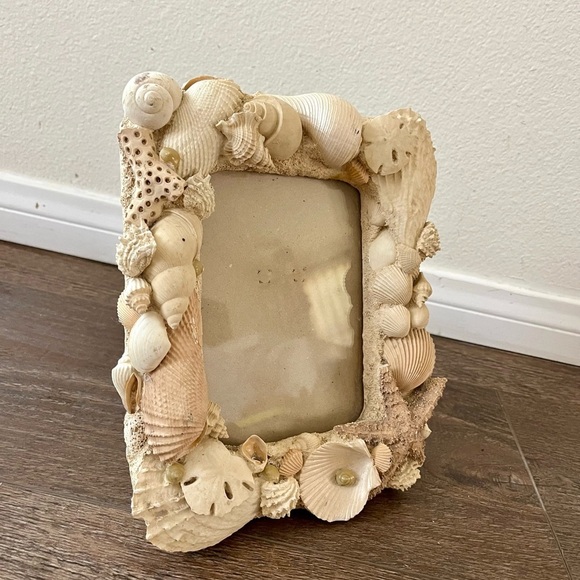 Seashell Decorative Photo Frame 7.5/9 inches - Picture 1 of 12